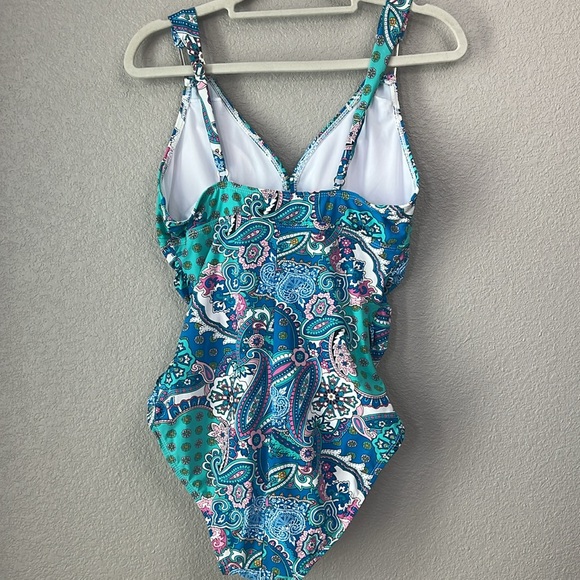 Spanx Love Your Assets Slimming One Piece Swimsuit
Paisley Size Medium - Picture 4 of 8